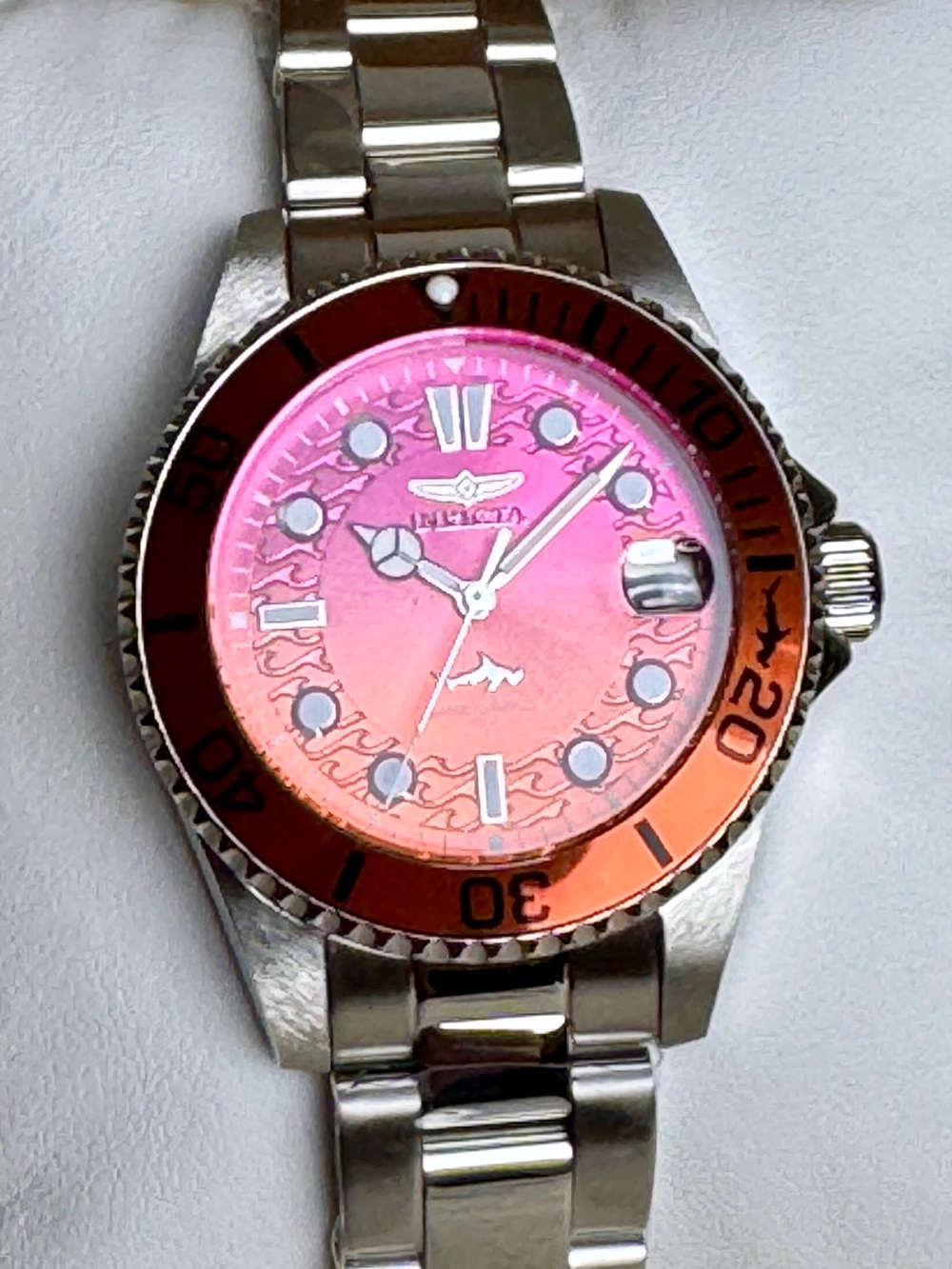 Invicta Pro Diver Red/Orange 34mm Women's Quartz Dive Watch 50924 NWT - Picture 2 of 7